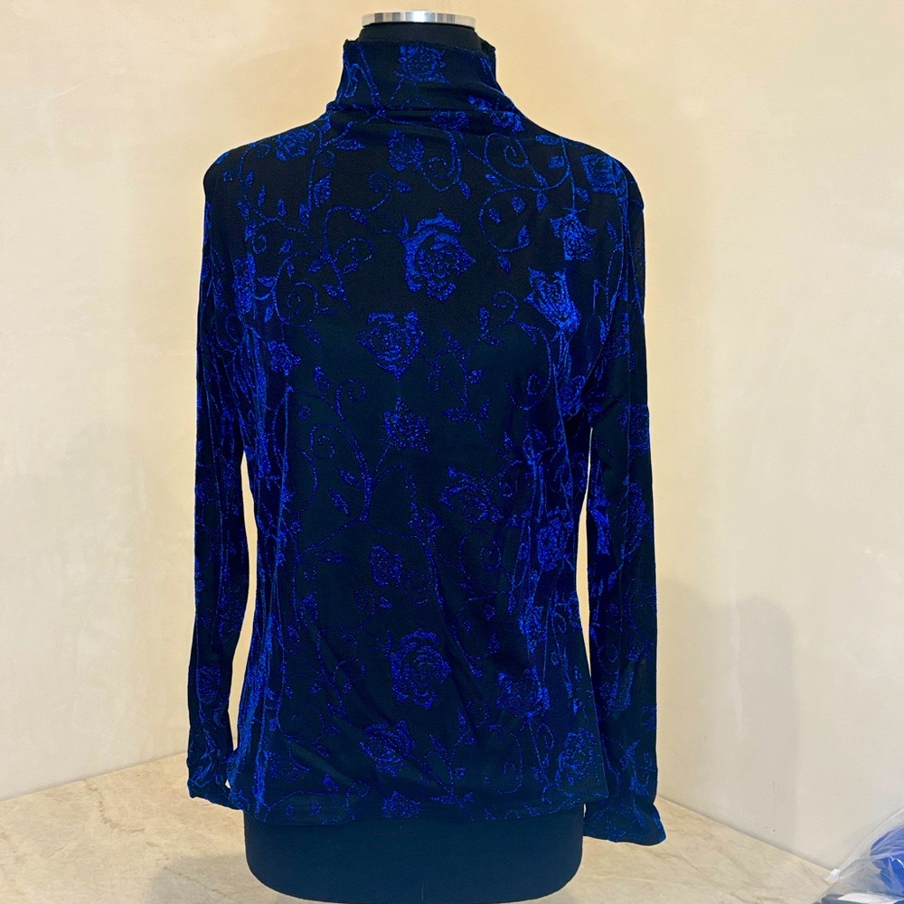 Blue Roses Mock Neck Blouse – Long Sleeve Printed Top Size 8 -10 NWOT